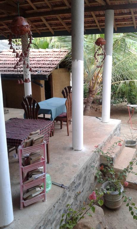 Rose Blossom Hotel Mirissa Exterior photo