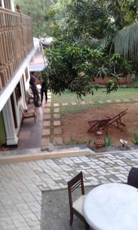 Rose Blossom Hotel Mirissa Exterior photo
